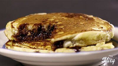Hot cakes rellenos de nutella