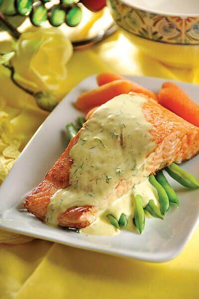 Salmón con crema de eneldo