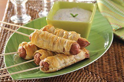 Banderillas de salchicha con pasta de hojaldre