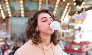 ¿No tienes un chicle?