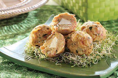 Albóndigas de pan rellenas de queso