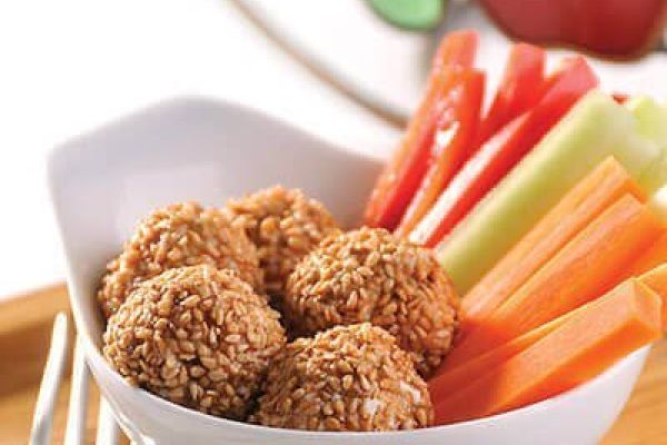 Crudités con bolitas de jocoque