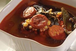 Caldo de chorizo con rajas