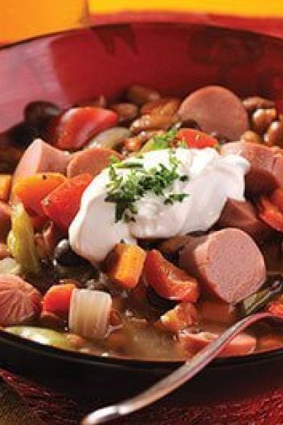 Sopa de salchicha y frijol