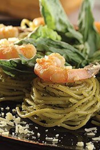 Spaguetti con camarones y pesto de limón