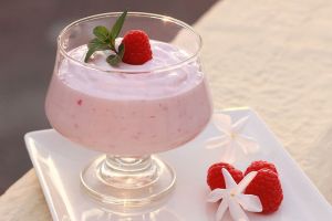 Yogur vegano de tofu con frutos rojos|Yogur vegano de tofu con frutos rojos|Yogur vegano de tofu con frutos rojos|