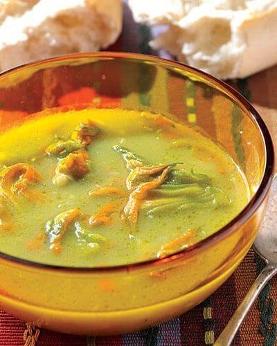 Sopa de calabaza y flor
