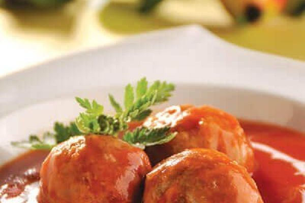 Albóndigas de ternera con caldillo de jitomate y canela