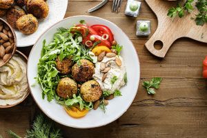 ¿De dónde obtienen sus proteínas los vegetarianos y veganos?