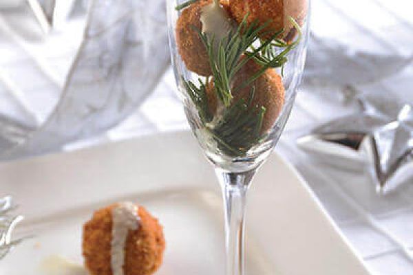 Croquetas de risotto de hongos con alioli de eneldo