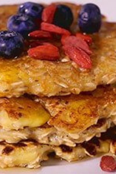 Hot cakes de avena con plátano