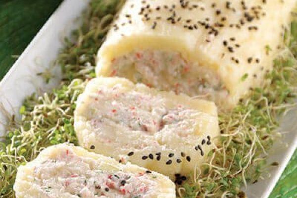 Rollo de papa con relleno de surimi