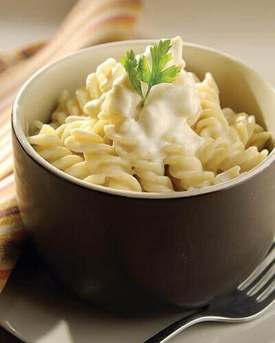 Pasta con salsa de cuatro quesos