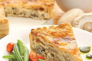 Pay de pollo con rajas y champiñones