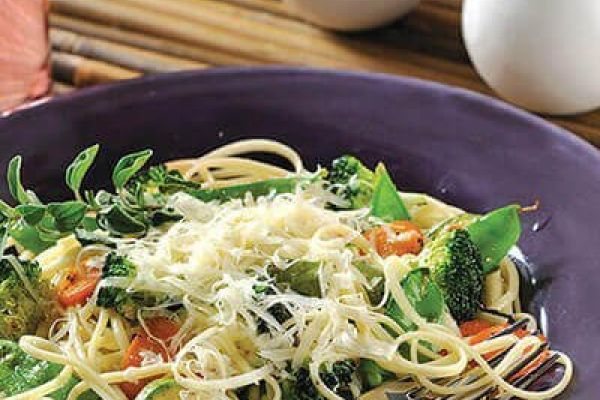 Ensalada de pasta con vegetales