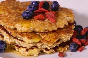 Hot cakes de avena con plátano