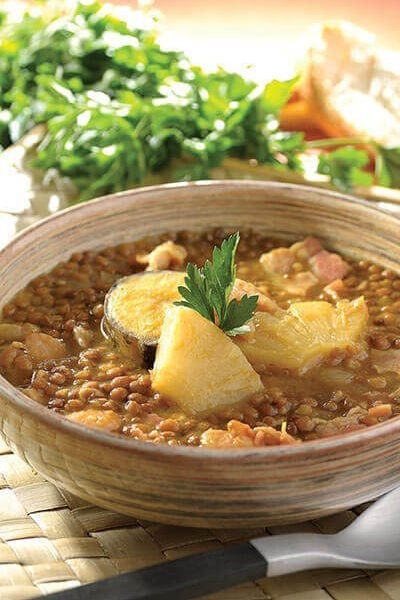 Sopa de lentejas con frutas